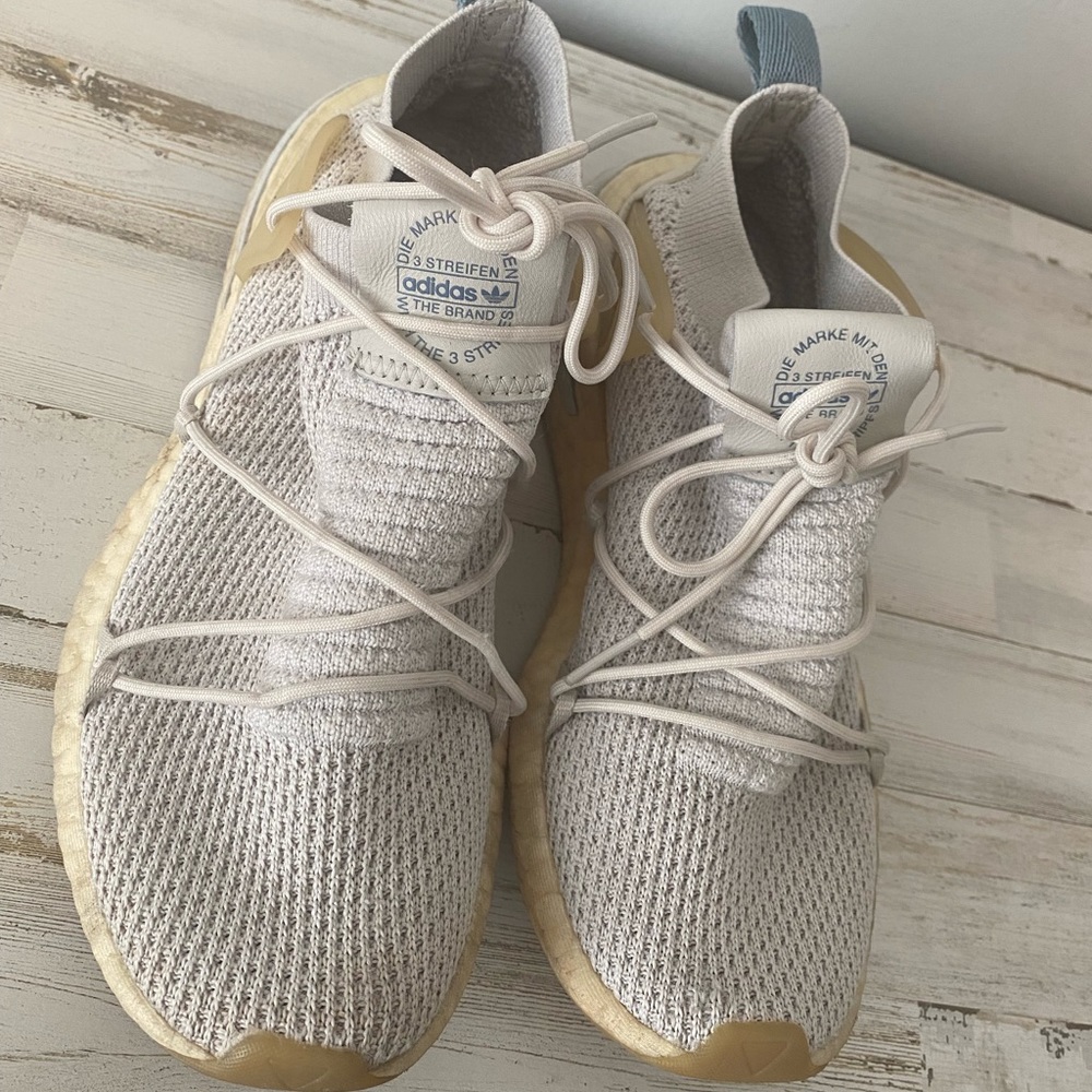 Adidas Sneakers